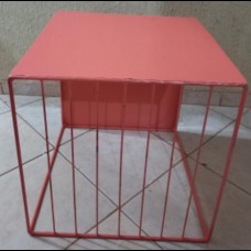 Mesa cubo de Ferro