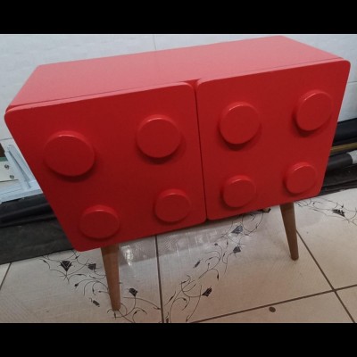 Móvel retrô, em mdf laqueado, design Lego, vermelho (55A x 27L x 55C cm)